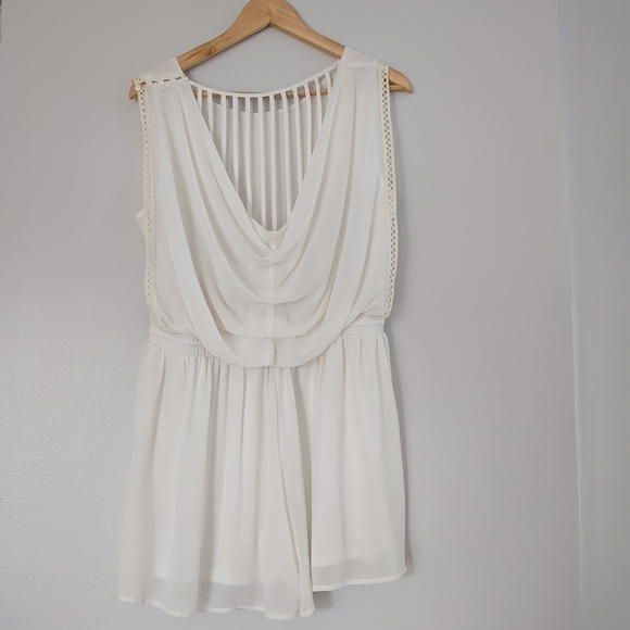 HYFVE Elegant White Sleeveless Romper Size Large Wedding Vacation Feminine - Picture 3 of 10